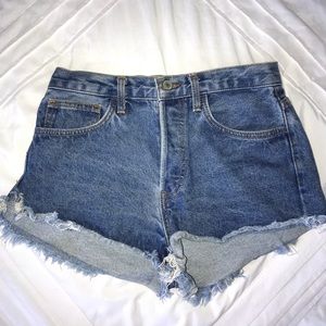 BRANDY MELVILLE HIGH WAISTED DENIM SHORTS